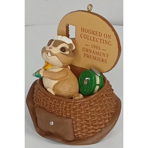 Hallmark Hooked on Collecting 1995 Christmas Ornament Chipmunk in Basket - Picture 7 of 7